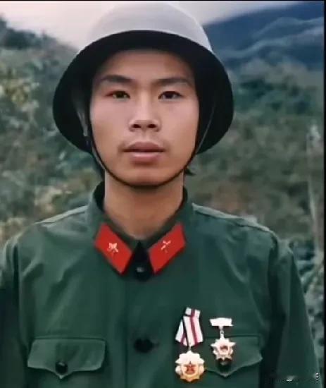 感人瞬间!
致敬老山第一人，一等功臣邢志强
邢志强，兰州军区47军139师417