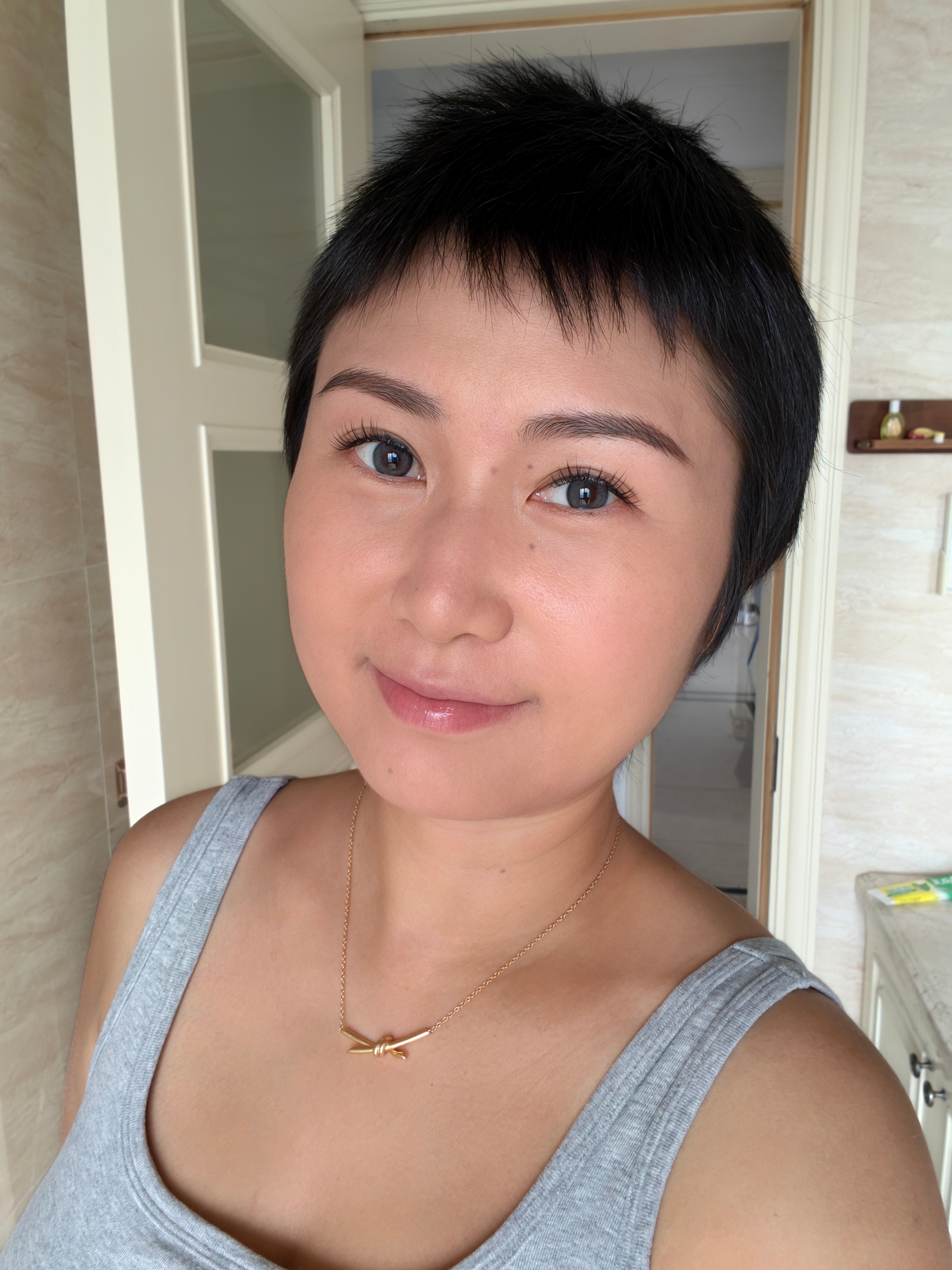 今天淡妆去见普拉提老师哈哈 ​​​