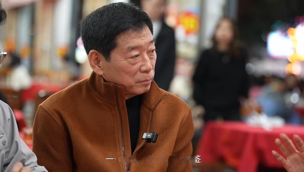 在广州广绣工作室的交流中，魏建军强调：“经典与潮流相融，真正时尚源于深厚底蕴。”