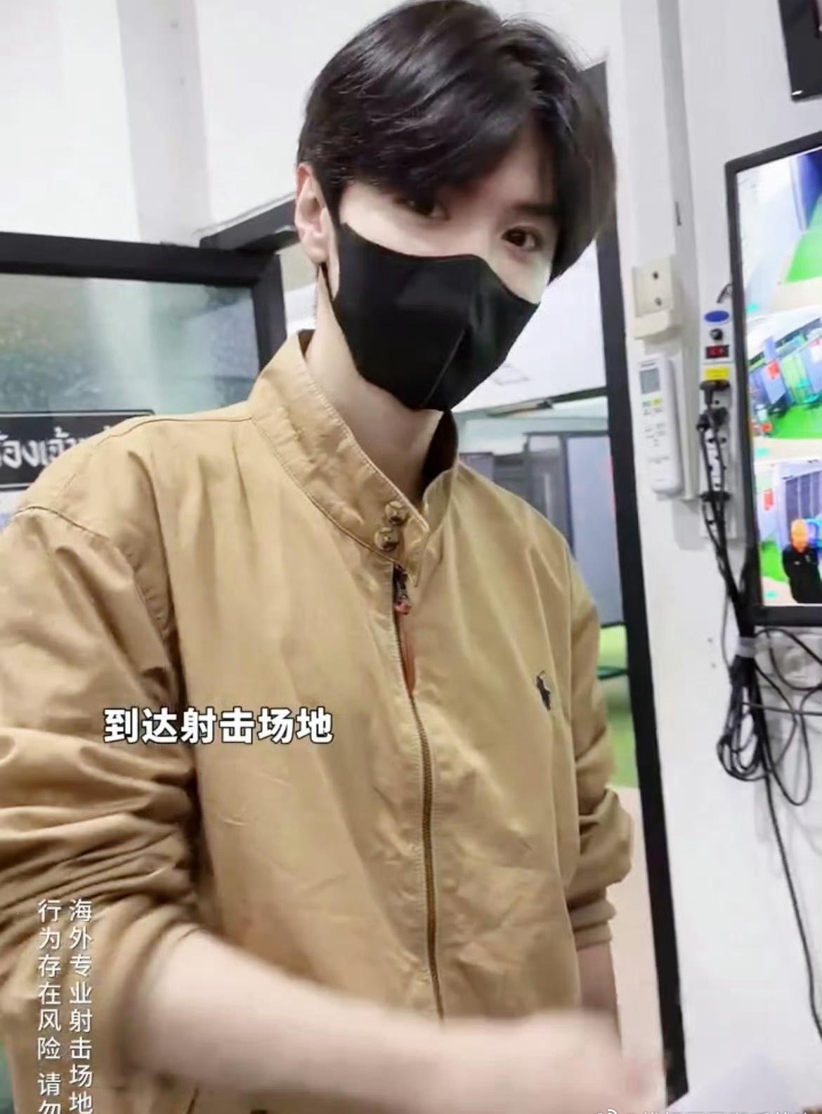 陈哲远 ｜陈哲远玩射击梦回李瓒 ｜陈哲远陈善 ｜陈哲远把黑夜点燃

想你一次，星