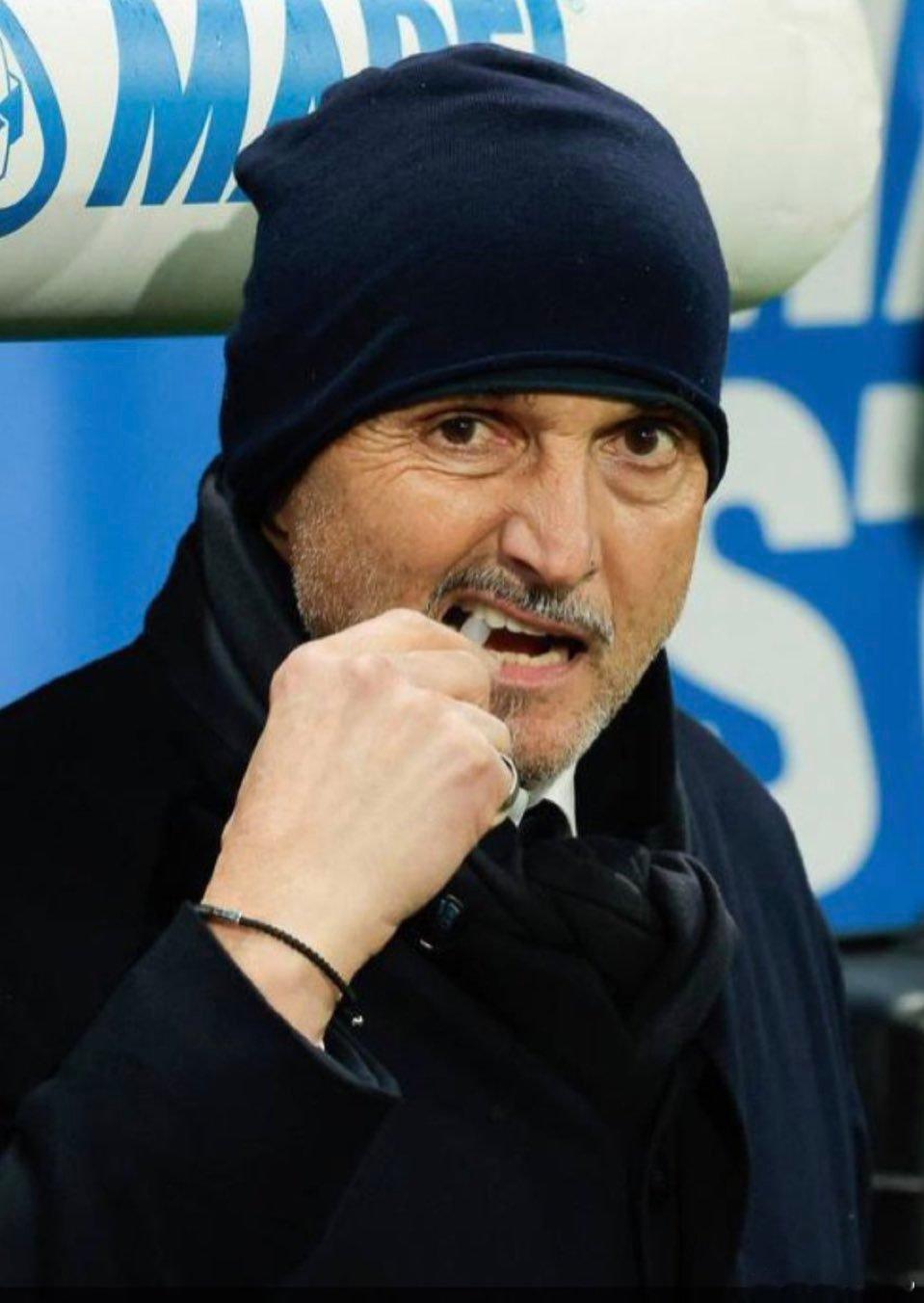 斯帕莱蒂昨晚获胜后的评论🔊 ：“给戴维的拥抱？更衣室里的每个人都一直支持他。今