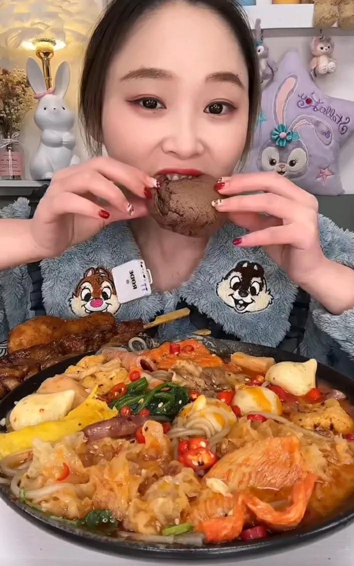 美食佳肴，色香味俱佳。#晒晒美景美食# #海鲜盛宴打卡地# #分享美食与景致# 