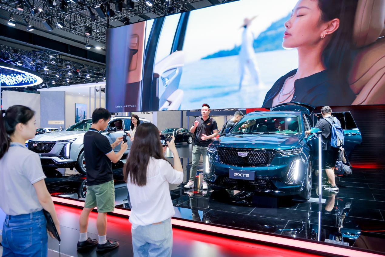 凯迪拉克新XT6汹涌而至，直捣奥迪Q7豪华地盘
在中大型豪华SUV领域，奥迪Q7