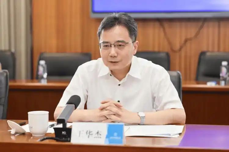 王华杰已升任上海副市长。注意，这个王华杰是上海松江区委书记王华杰，因为全国还有同