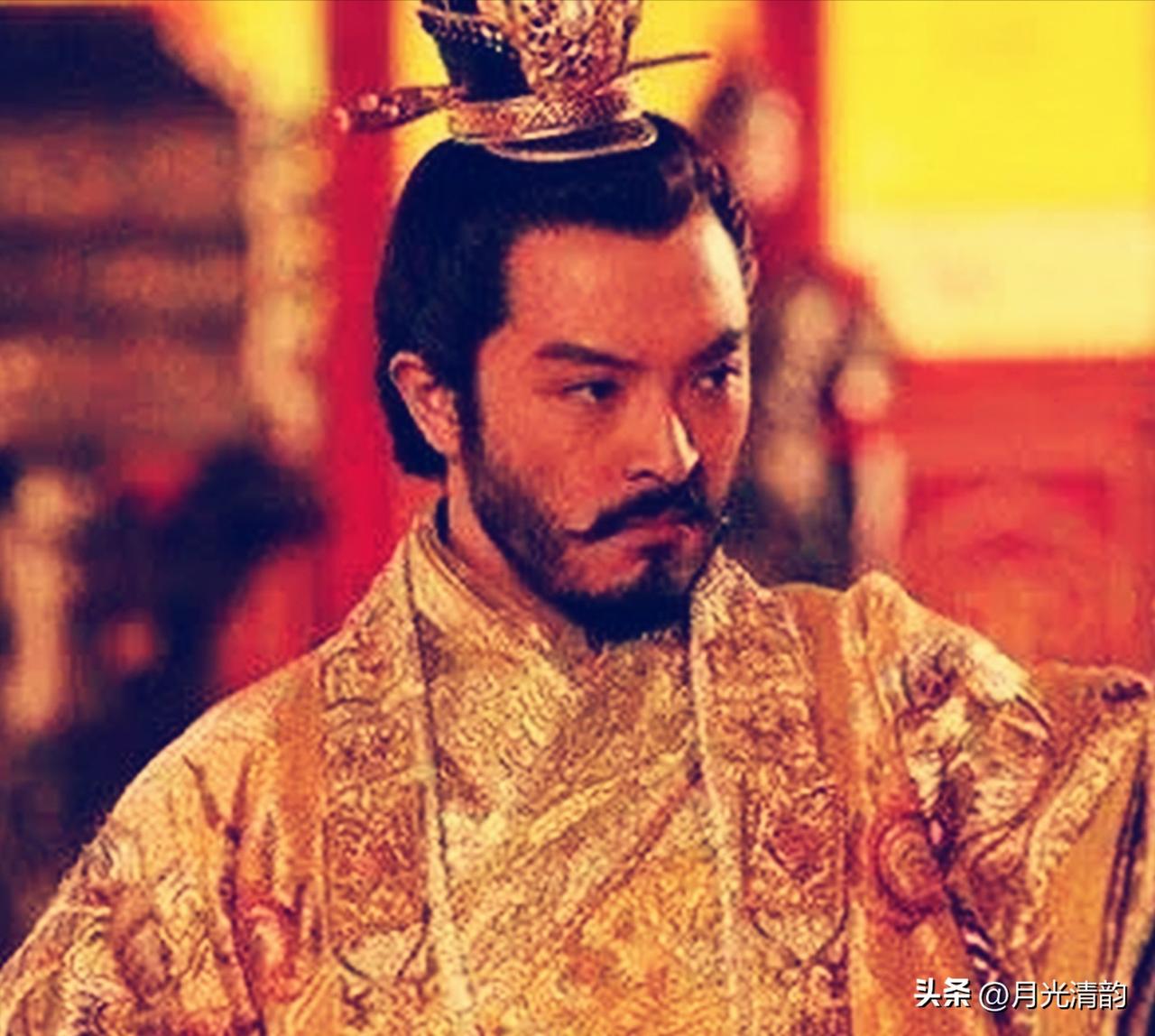 公元611年，山东长白山（今山东章丘）爆发了第一场农民起义。随后各地烽烟四起，短