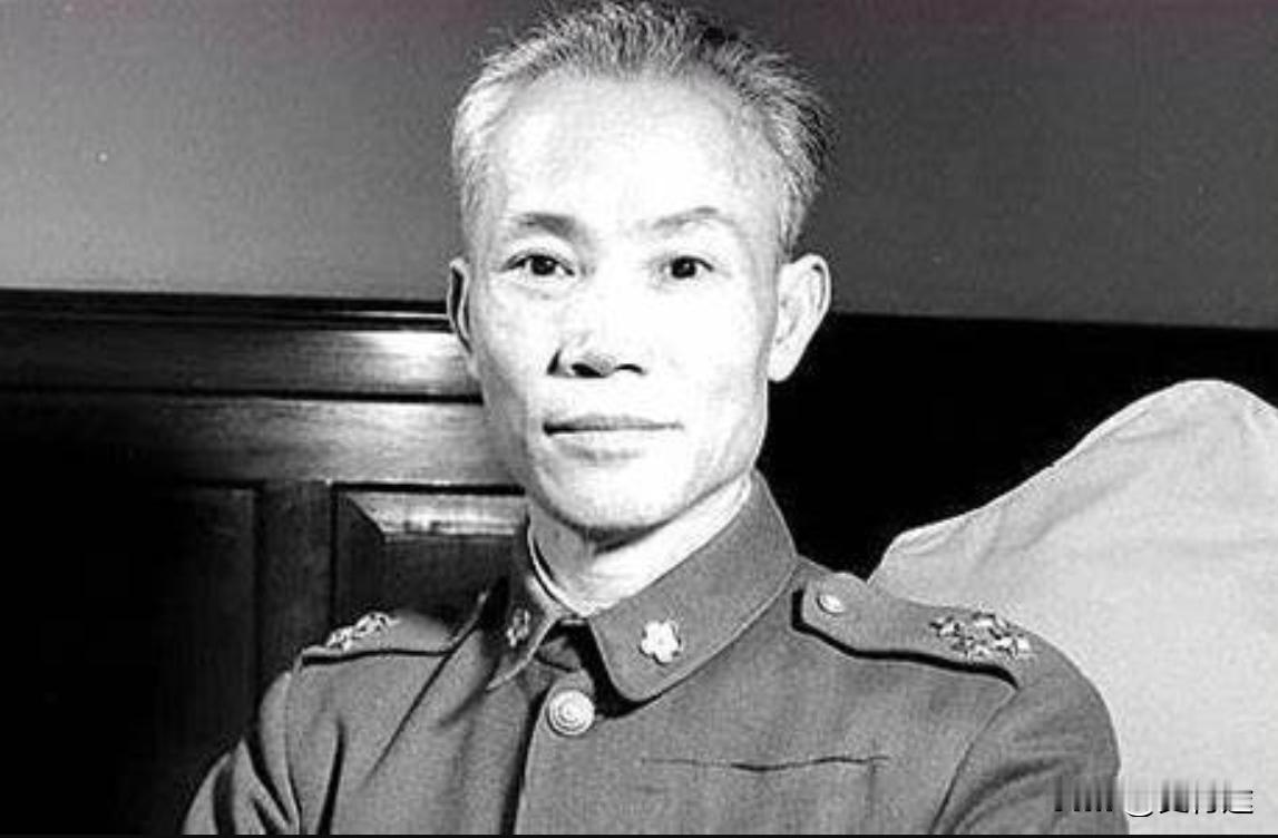 陈诚军人脾气，不大瞧得起特务，尤其是对戴笠看不上眼。

陈诚出身浙南山村，自幼随