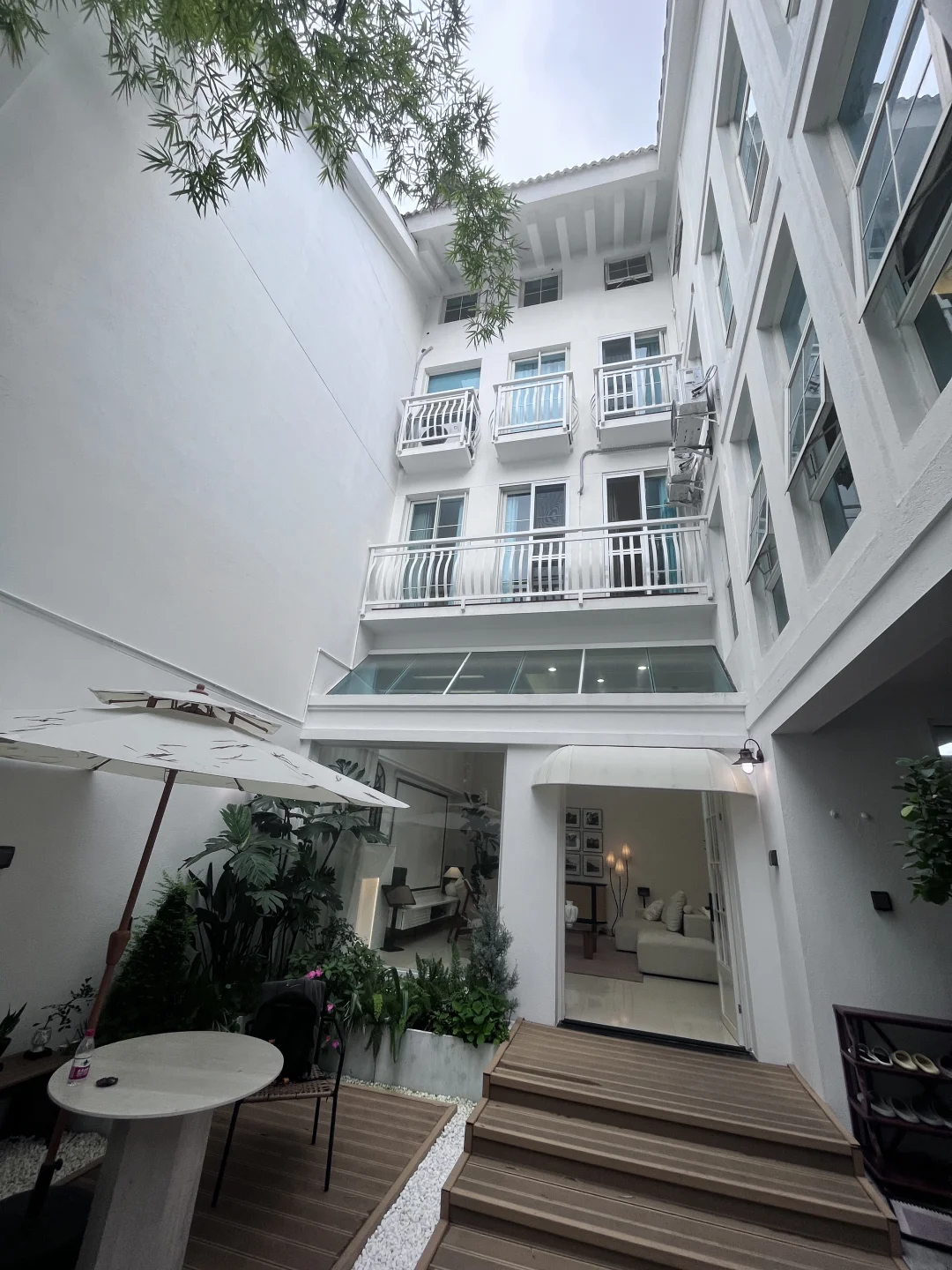 硅谷别墅｜白色小别墅法式风，每月 6.3 万