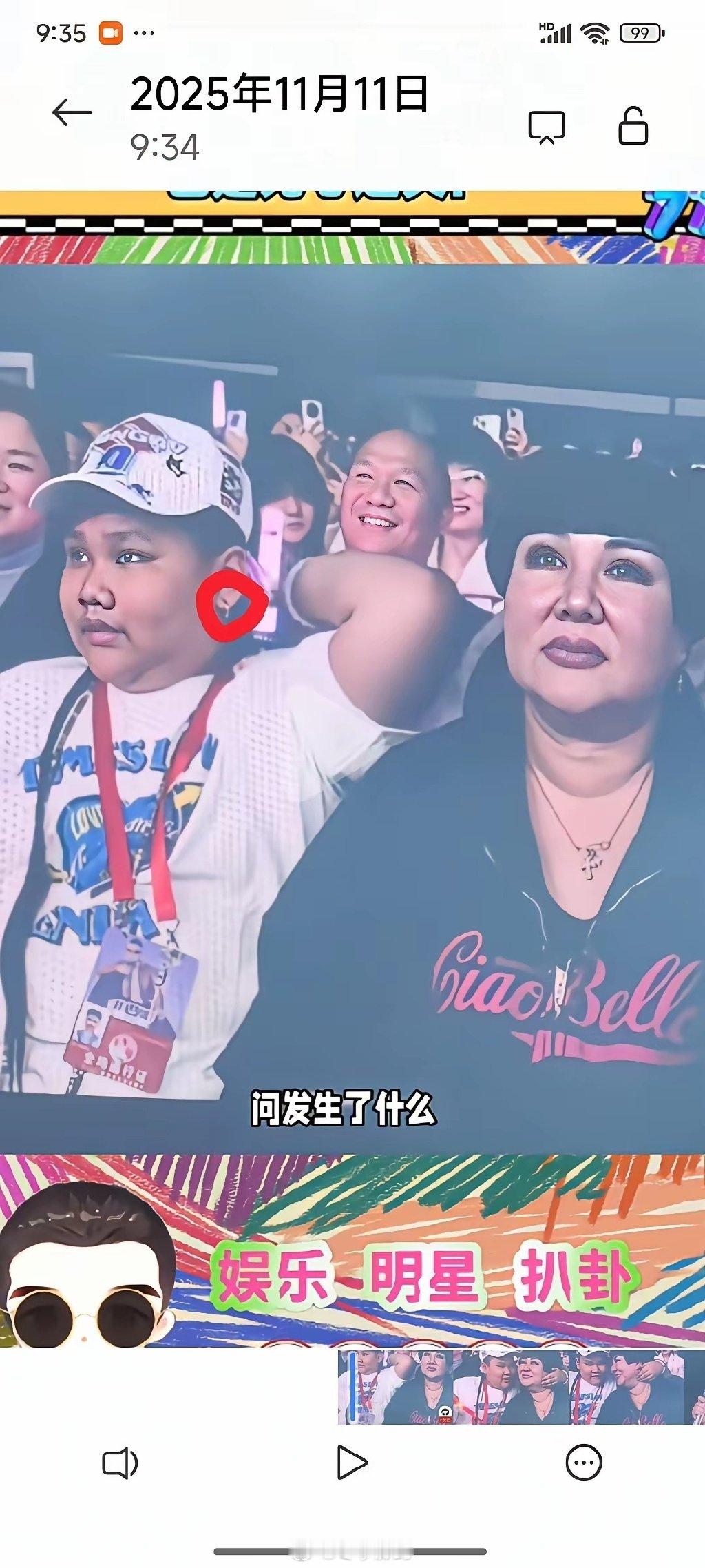 网上都说郭德纲家教严，这恐怕是谬赞！看看他的小儿子郭汾阳的打扮就知道了。才十岁的