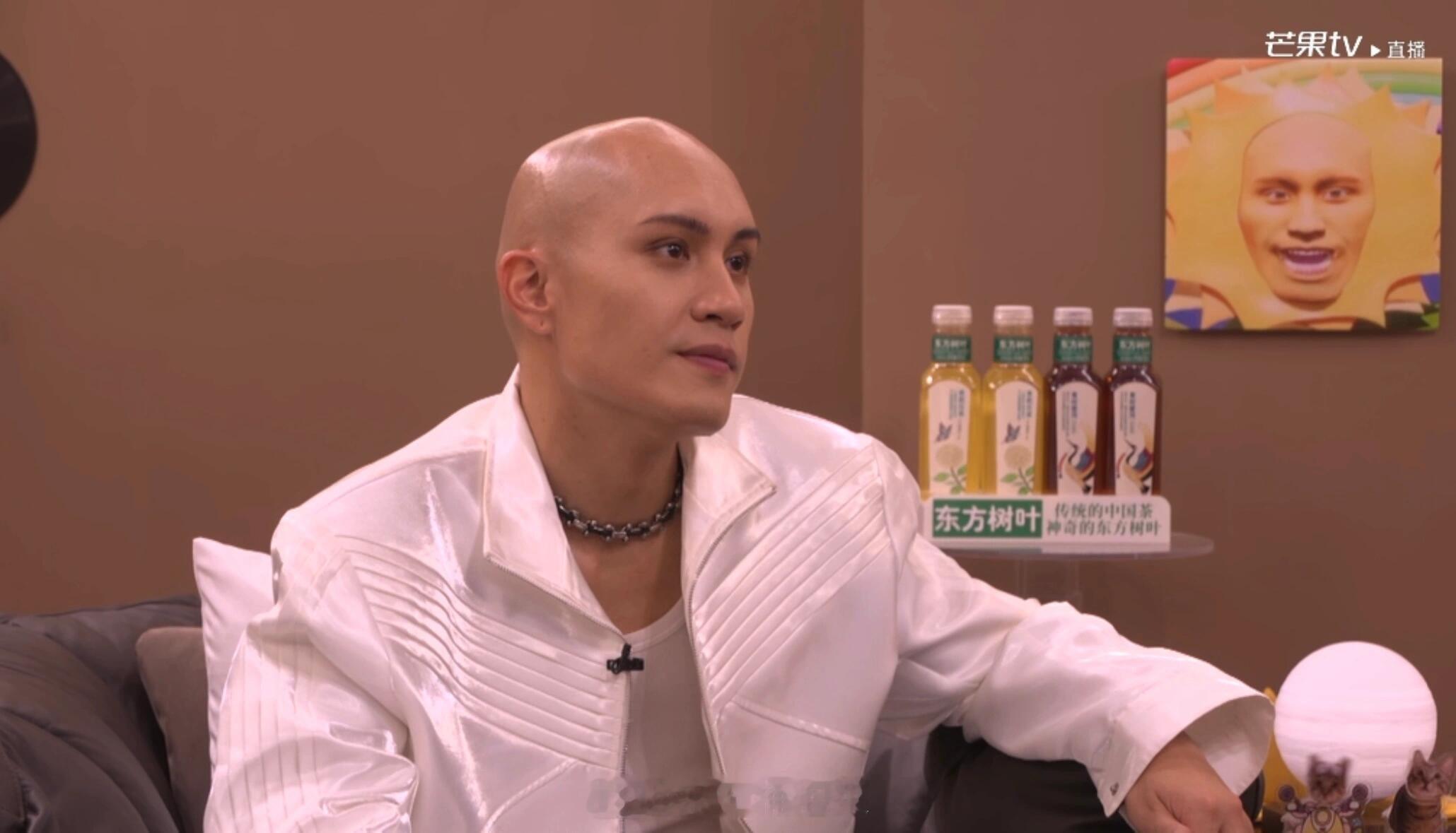 黄宣休息室的挂画这是啥啊哈哈哈哈哈哈哈哈哈哈哈哈哈哈哈哈哈哈哈哈哈哈哈哈哈哈太阳