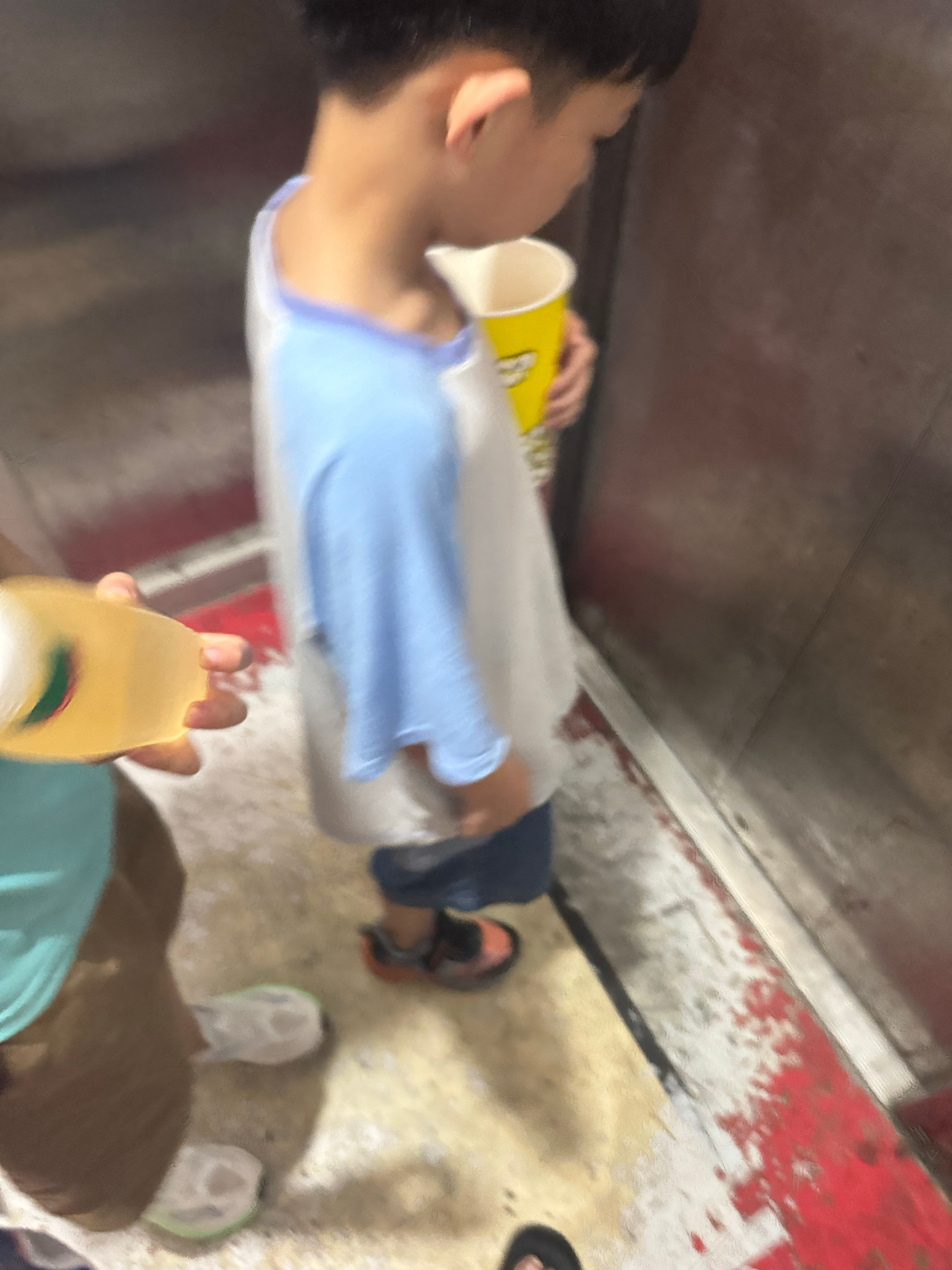看之前就知道功夫女足不行，因为是个冷饭嘛，今天还是去看了，因为我想代你们先看，进