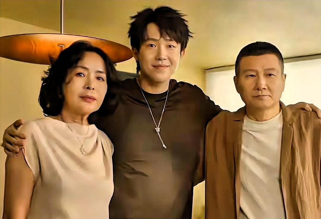 父母从来没打过专业比赛的十二位国乒名将：

1、庄则栋，父亲庄惕深是位怀才不遇的