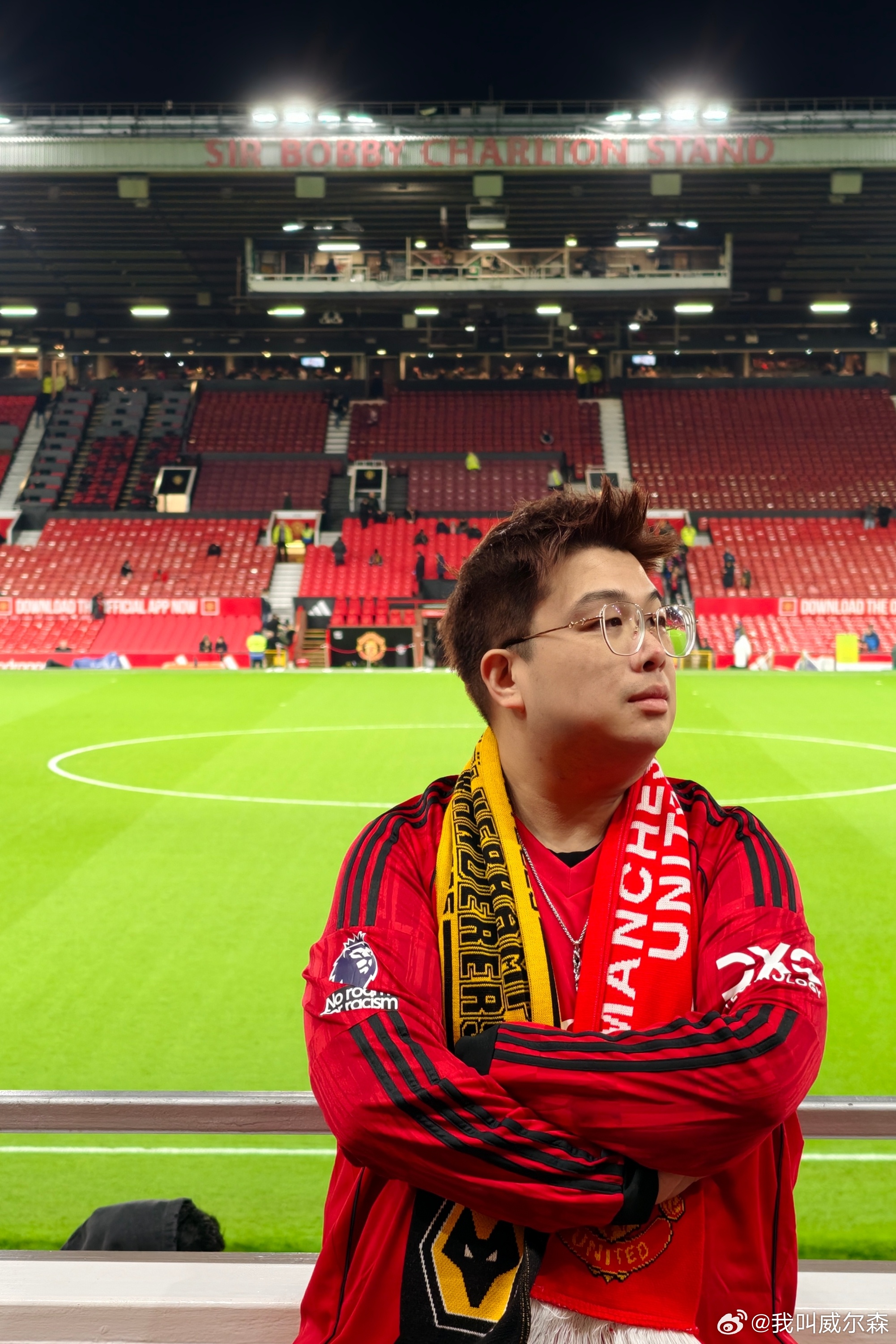 曾经，有一个球员，以出色的视野和传球能力著称职业生涯效力于曼联死敌球队成为教练之