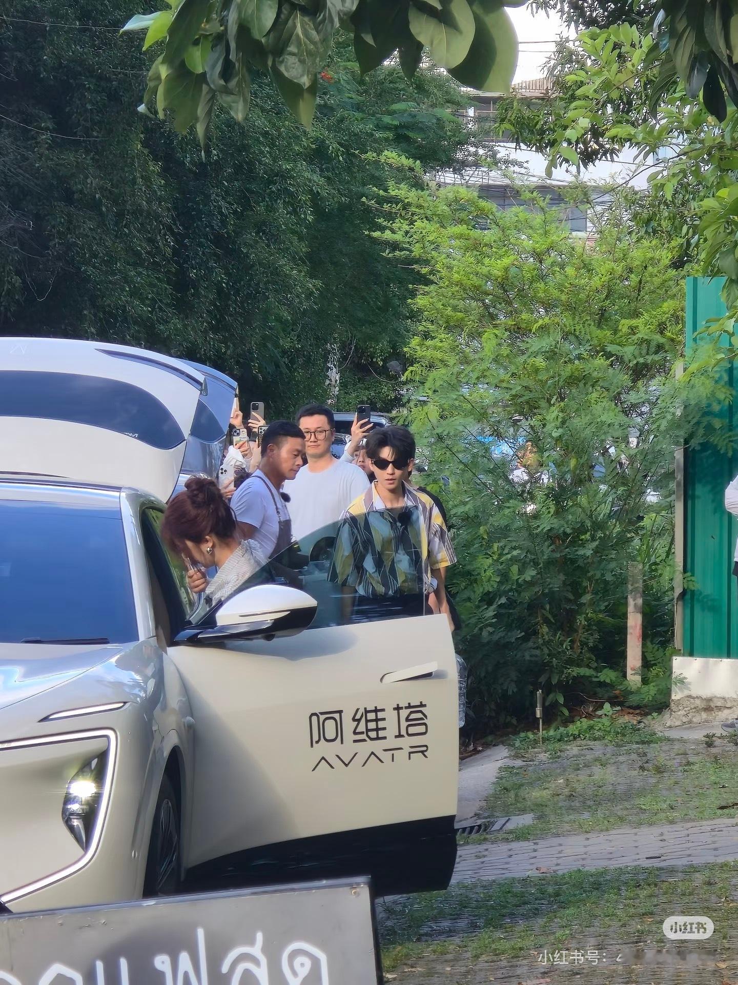 我靠  帅晕了王俊凯 中餐厅10