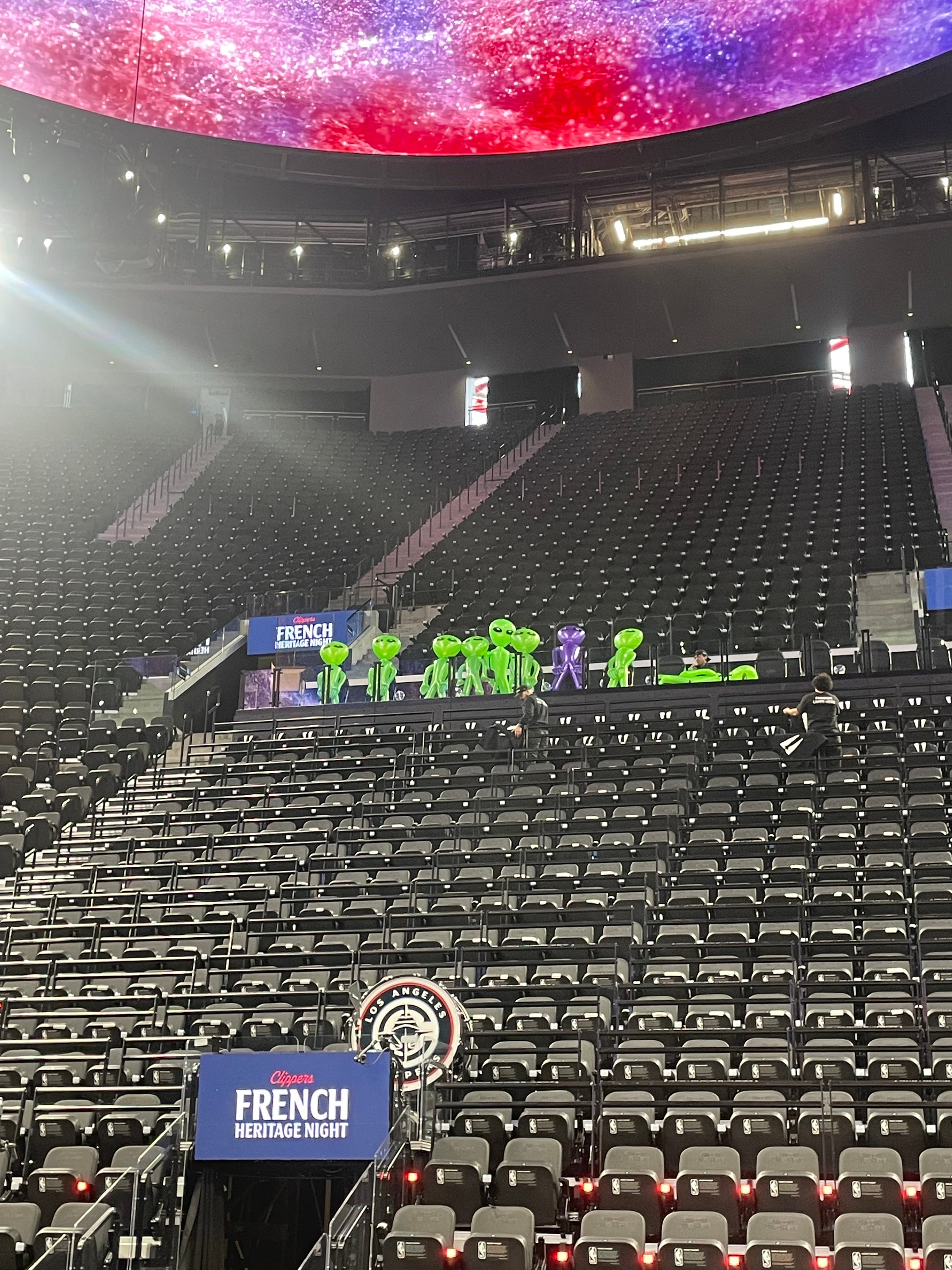 母星球迷又来看球了👀马刺vs快船