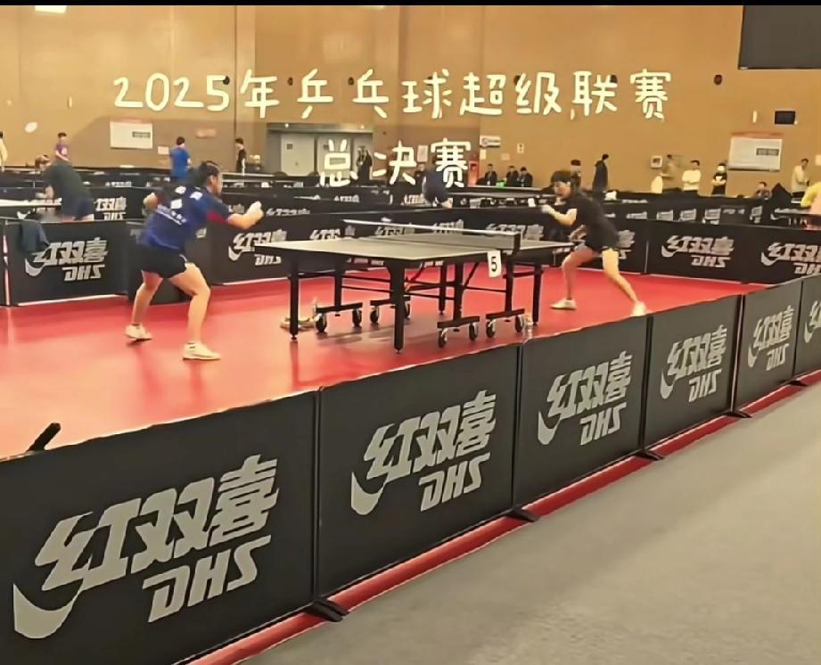 乒超总决赛备战ing！王曼昱徐奕对拉训练火力拉满
 
2025乒超联赛总决赛赛场