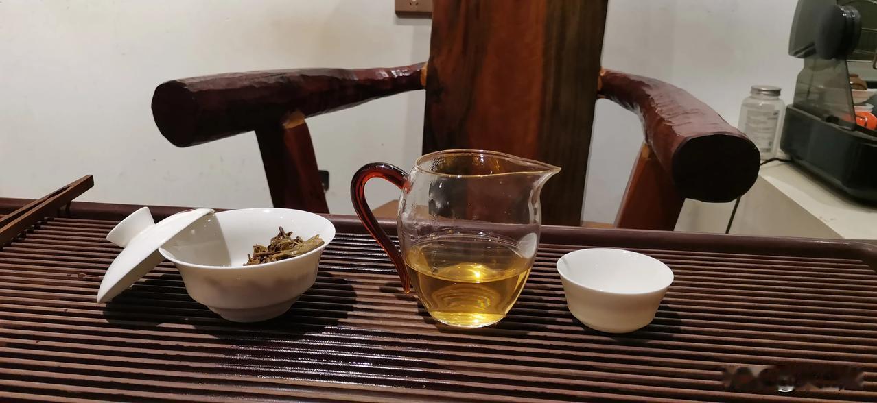 要说云南普洱茶 普洱茶 哪个山头最独特，这可真是个难题呢，因为每个山头都有它自己