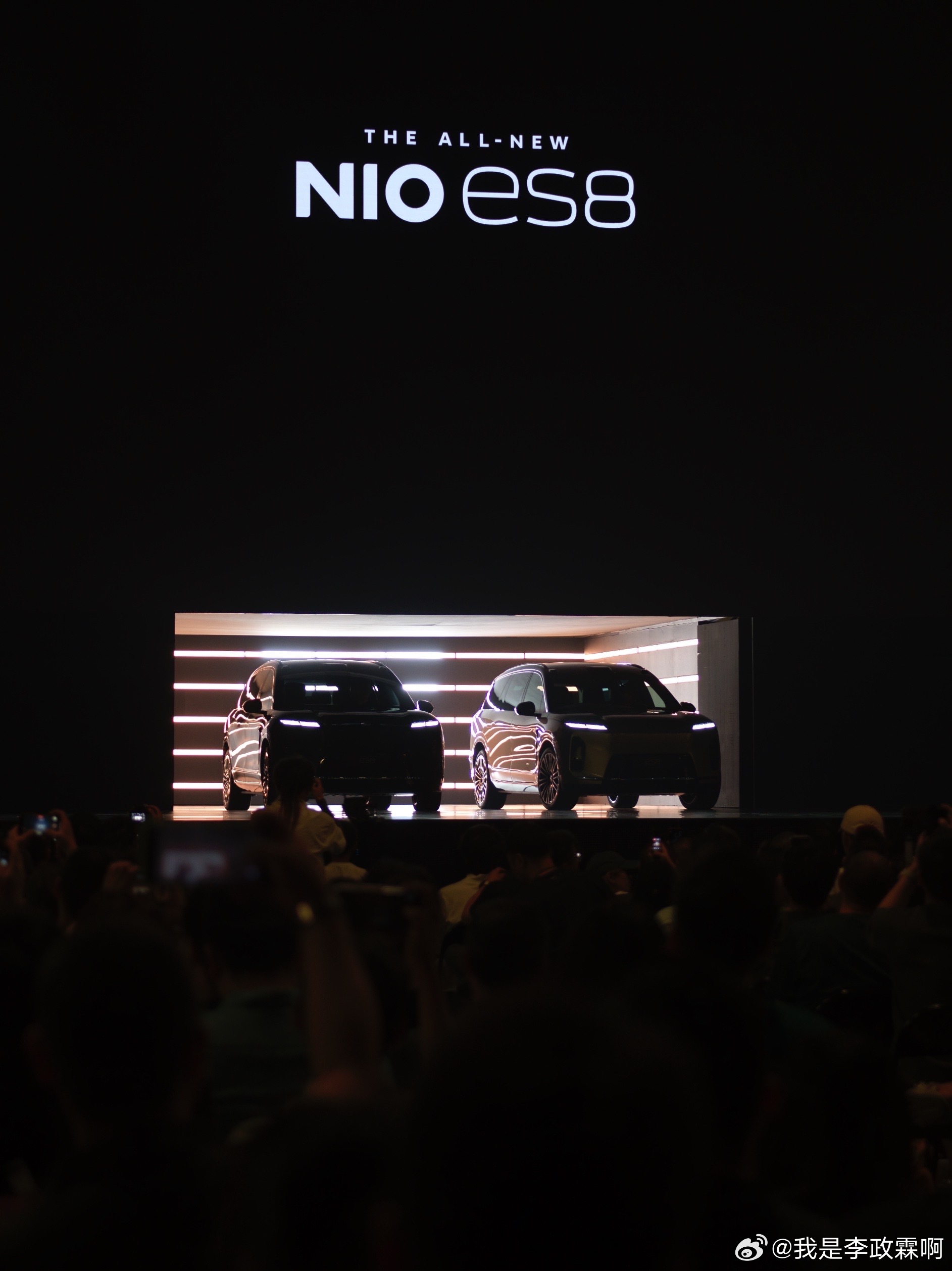 今夜，NIO Day的现场像一场温暖的盛宴。当莫文蔚的歌声终于真实地响起在耳边，