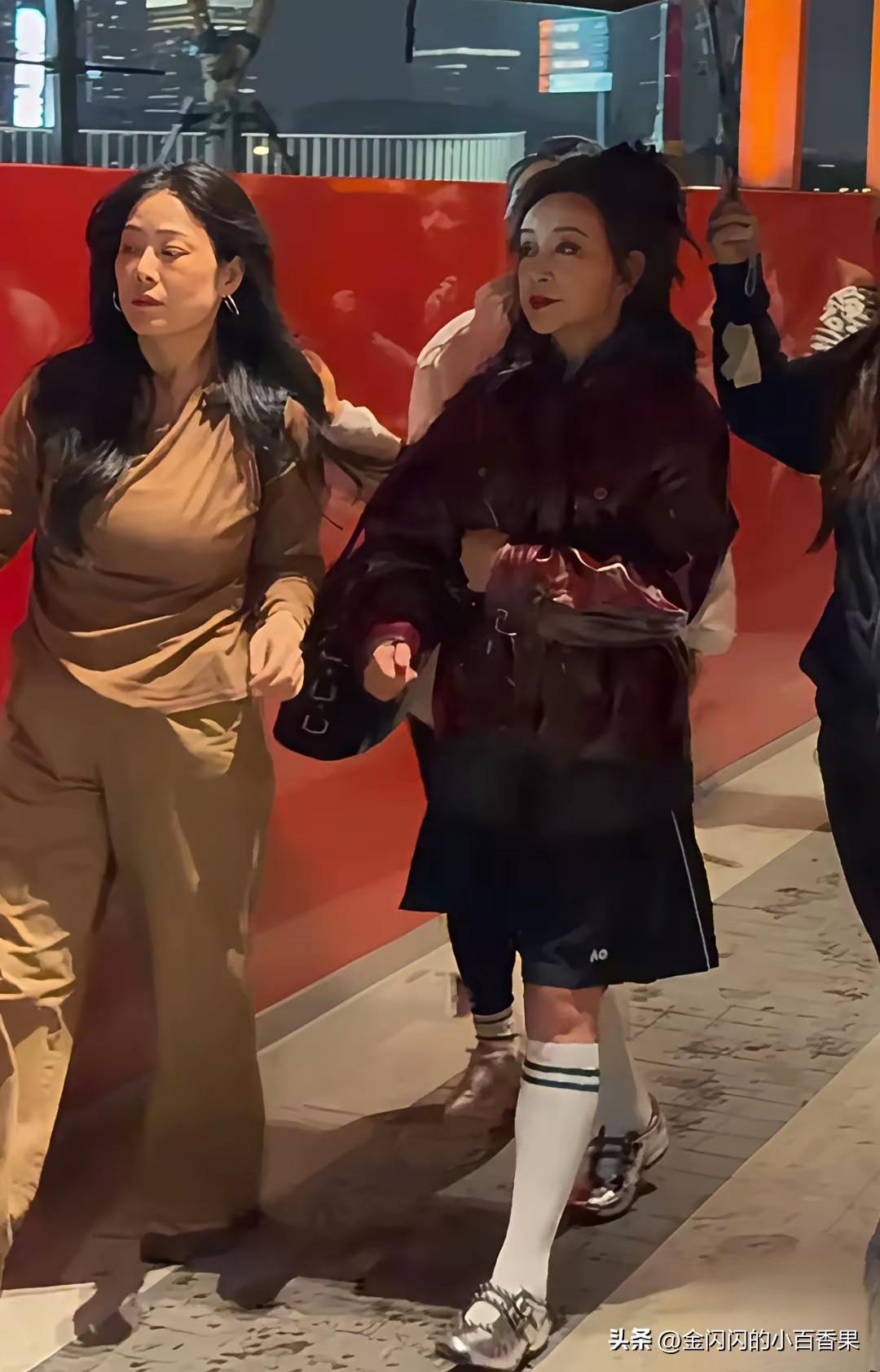 张牙舞爪的刘晓庆又出来了，带来满满的活力。那一句，我为什么要优雅的老去，我不可以