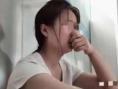 你不优秀靠谁都没用，对不对对啊，别人帮你不过自己也要优秀才有用啊，要不然怎么帮都