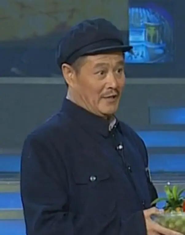 中国现阶段九大名嘴，如何排名？
1，罗永浩
2，张雪峰
3，赵本山
4，马云
5