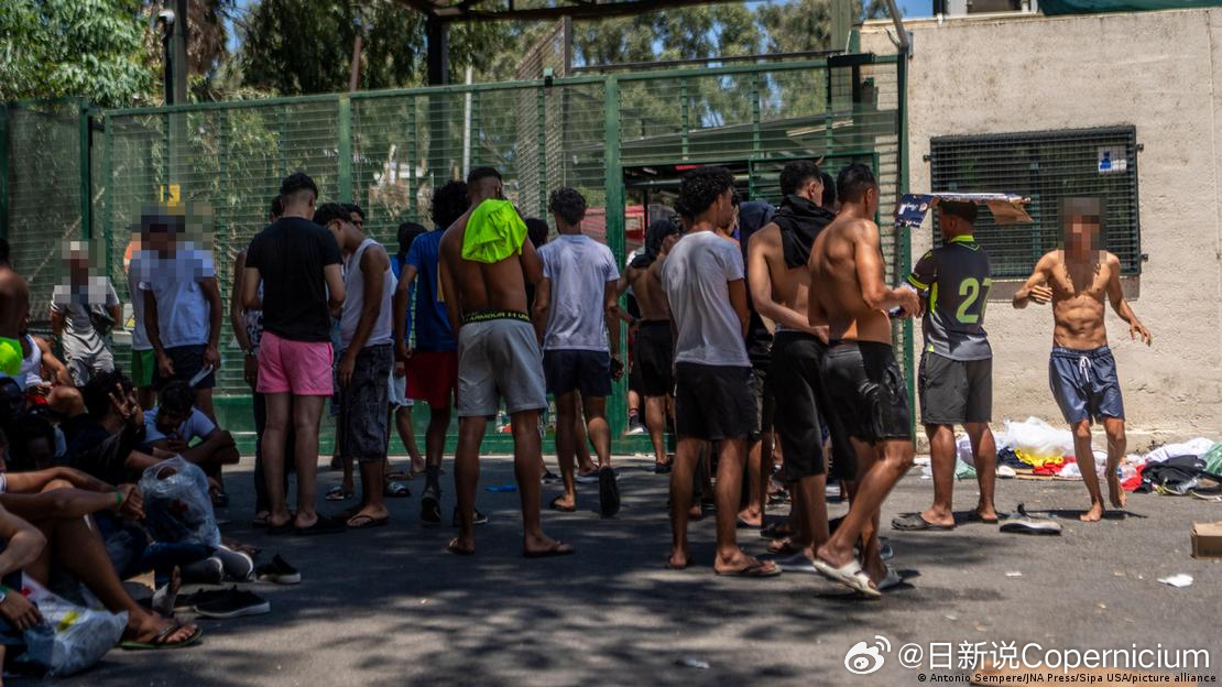 【休达移民涌入致9人死亡！意大利外长：西班牙赦免政策助长贩运】 西班牙将向休达派