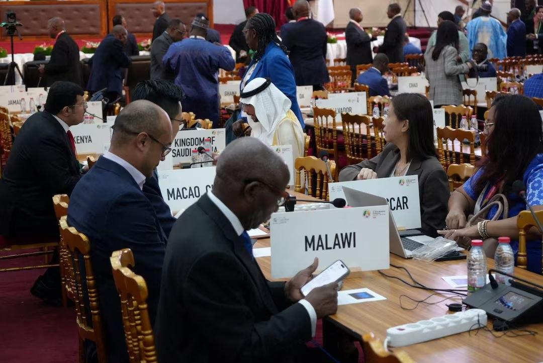 世界贸易组织（WTO）总干事恩戈齐·奥孔乔-伊韦阿拉在喀麦隆雅温得召开的第14届