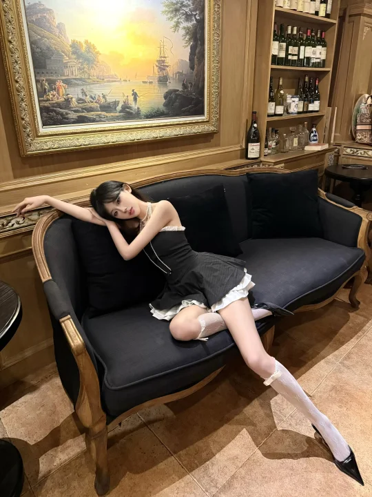 ℬ𝓁𝒶𝒸𝓀 𝒮𝓌𝒶𝓃 𝒫𝓇𝒾𝓃𝒸ℯ𝓈𝓈