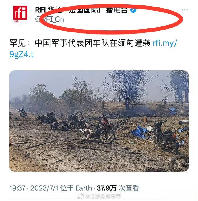 这智商也是没准了，原来我们的军事代表团是骑摩托车去的？这些外国媒体拿张破图就敢随