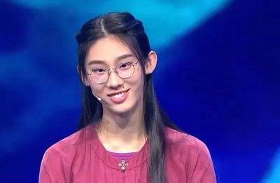 她是背了2000多首古诗的“国民才女”，高考成绩却只有613分，很多人嘲笑她，“