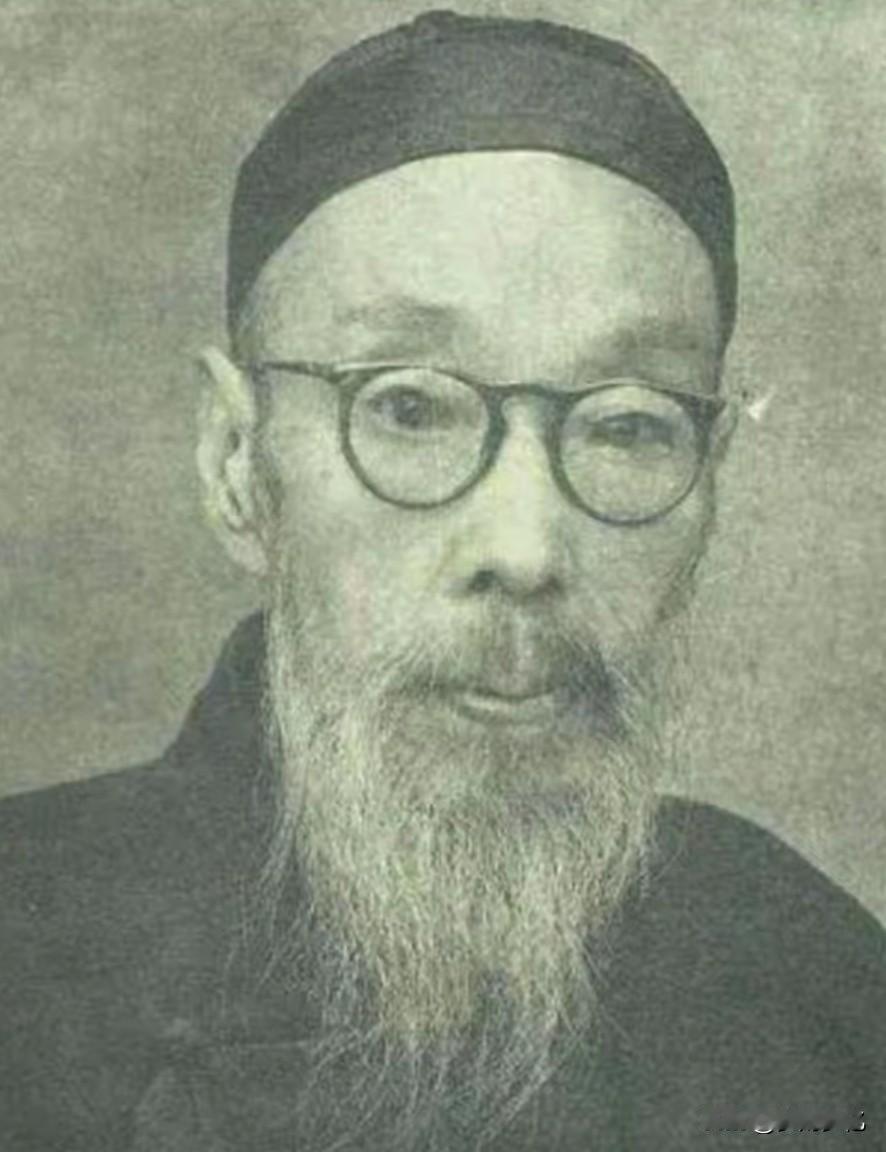 九旬秀才一句话破局！红军跳出大渡河死局，真相藏着民心密码
 
1935年,毛泽东