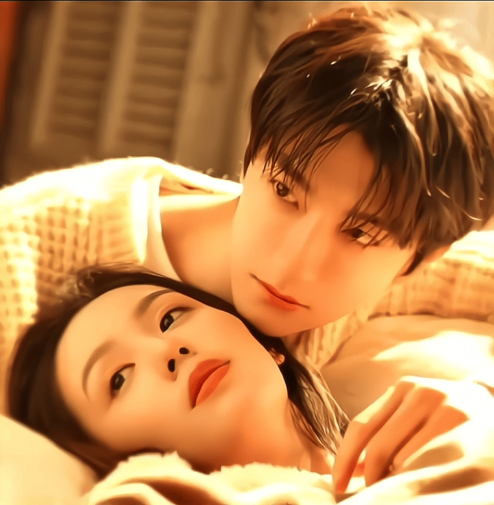 #爆头姐和心动哥# 外表看上去是可远观不可亵玩的校草一没实际游戏世界早就把自己的