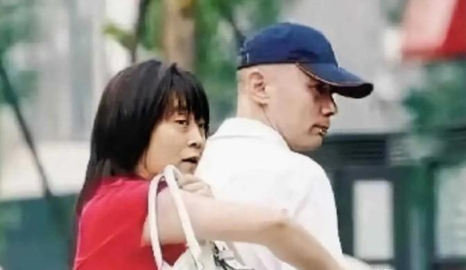 娱乐圈里＂最懂理财＂的爱情故事！👀
1995年的一个决定，让葛优躺平29年！最