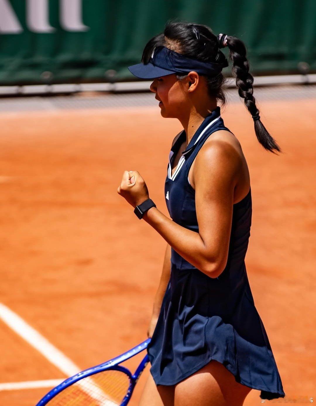孙心然2-6/1-6不敌大自己两岁、WTA排名309位的奥克佳布列娃🇷🇺🇨