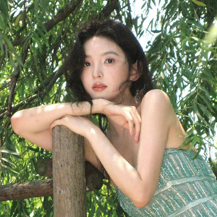 半杯水之所以叫你不舒服，因为你弄不清，它是无力斟满，还是剩下的。——  冯骥才《