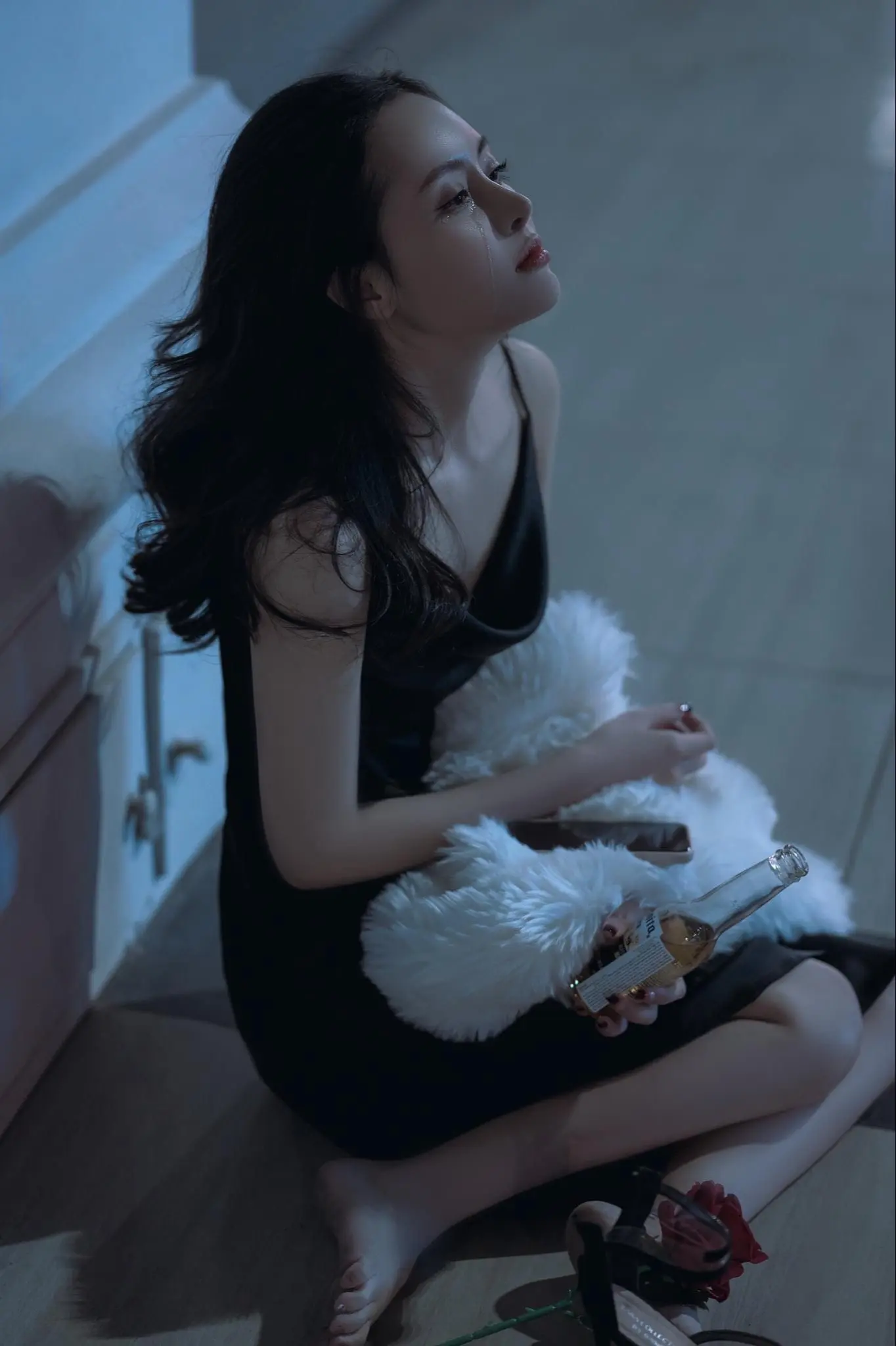 转身之后，才发现心痛已成为习惯，无法摆脱这无尽的悲伤。