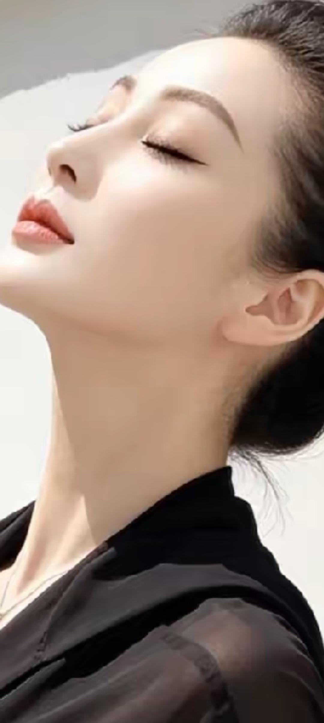 优雅黑丝巾，尽显女性魅力！