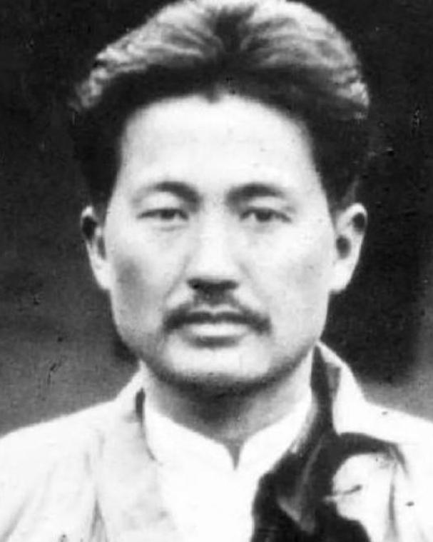 1935年，方志敏被俘，在狱中，他用米汤给鲁迅写信，想让鲁迅救他，鲁迅却说：“救