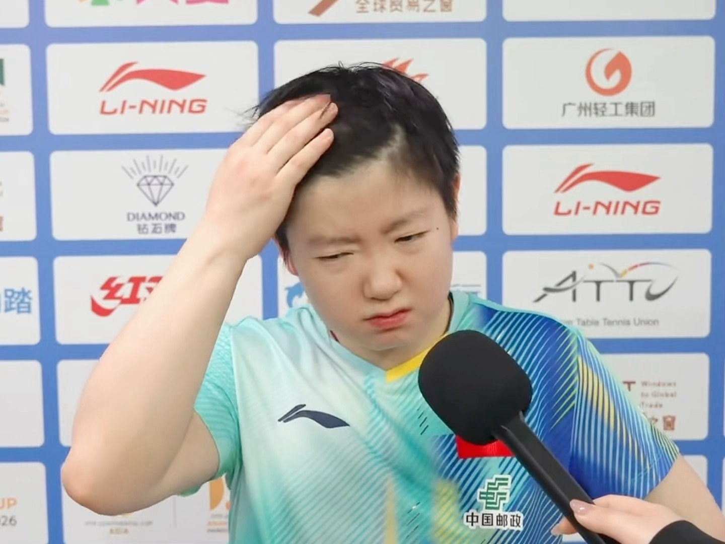 想在家全职照顾这只朦胧猪 