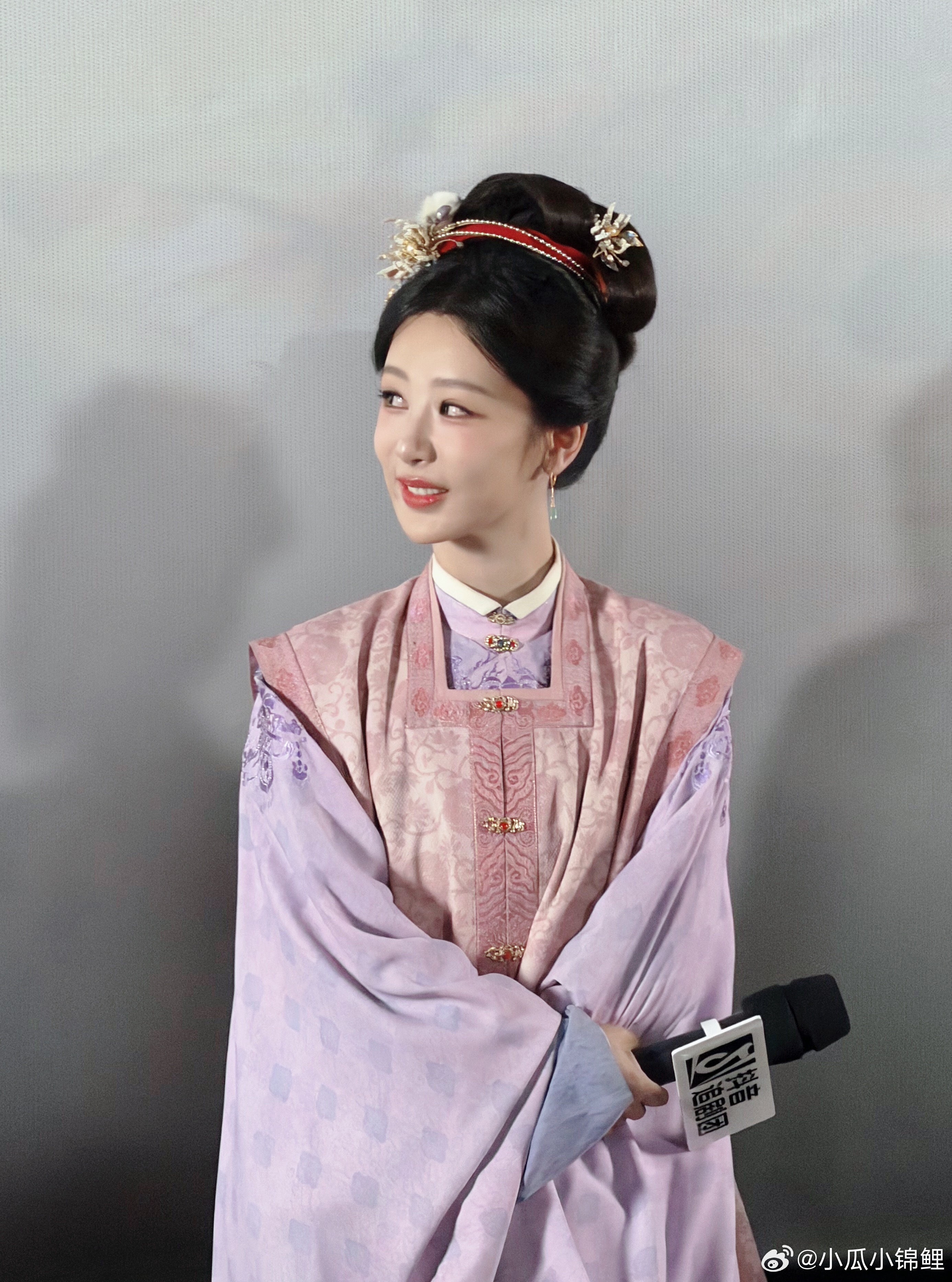 嘻嘻美腻的杨紫 