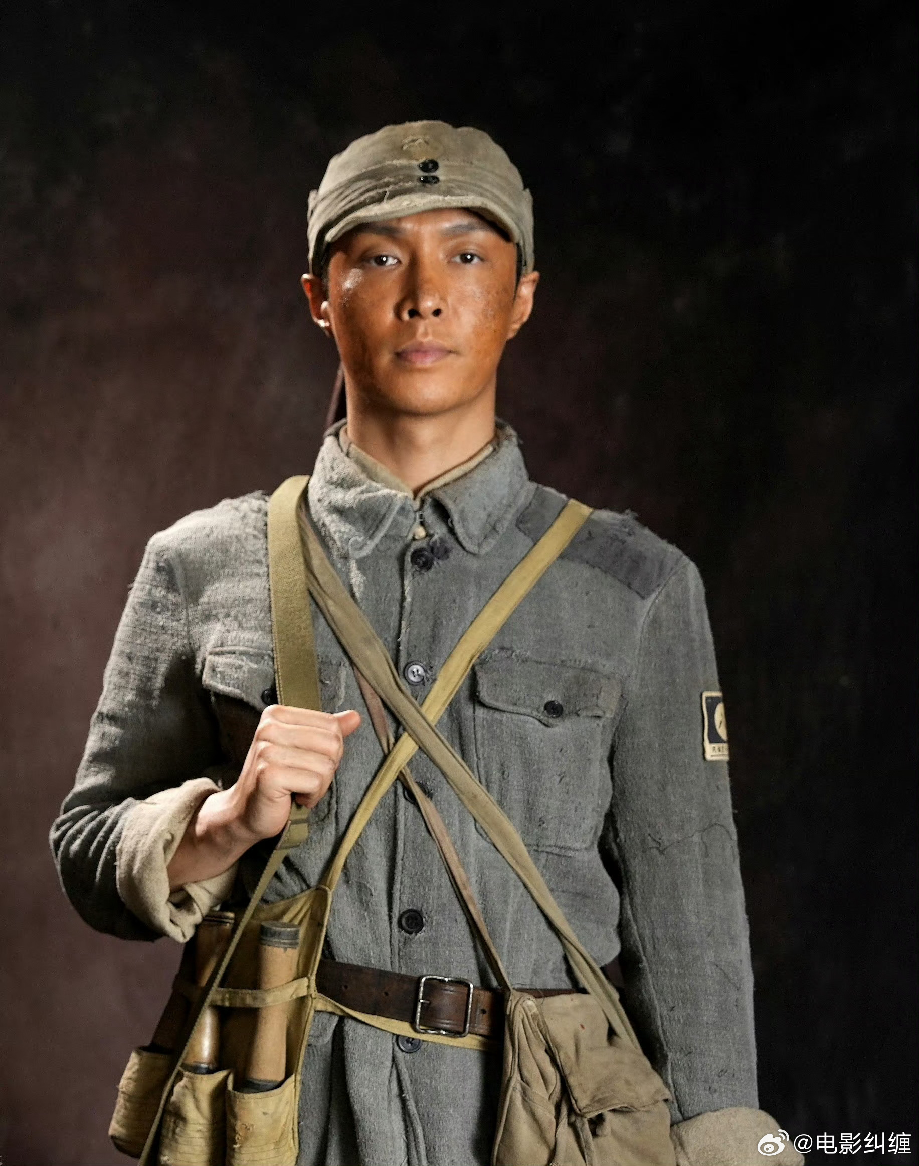张艺兴电影绽放角色定妆照张艺兴出演电影《绽放》定妆照曝光，饰演红军战士张思德同志