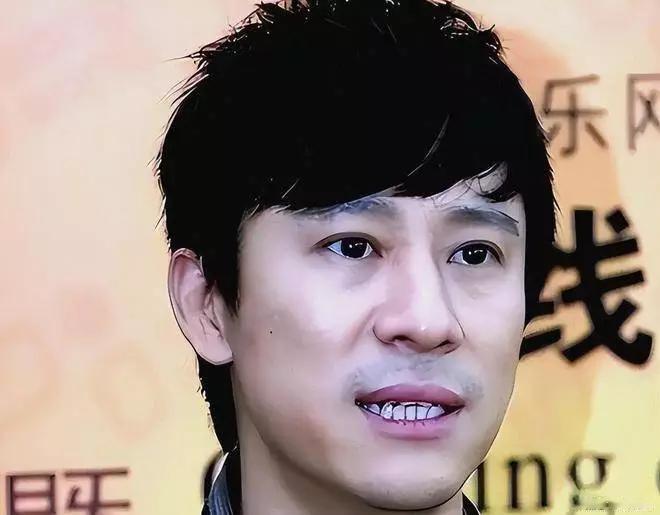 曾经连登14次春晚的解晓东，如今深陷债务危机。北京市朝阳区法院挂出他名下644平