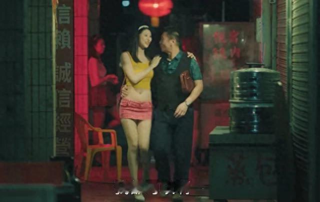 《扫毒风暴》惊现“赘肉按摩女”，观众集体破防？导演：我故意的！
2025年，扫毒