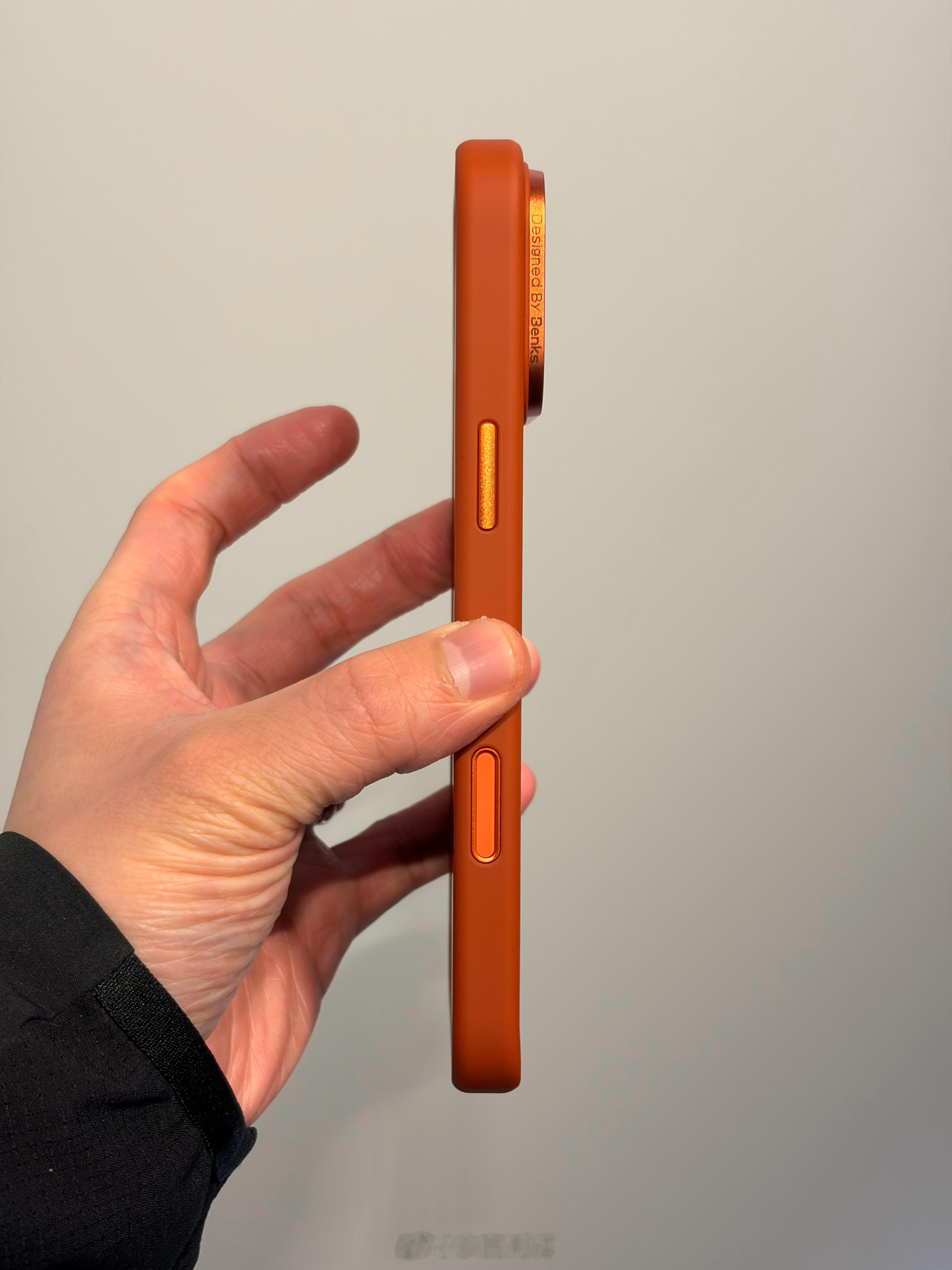 收到了邦克仕寄来的配件，Pura X Max的AR抗反射晶盾钢化膜和凯夫拉手机壳