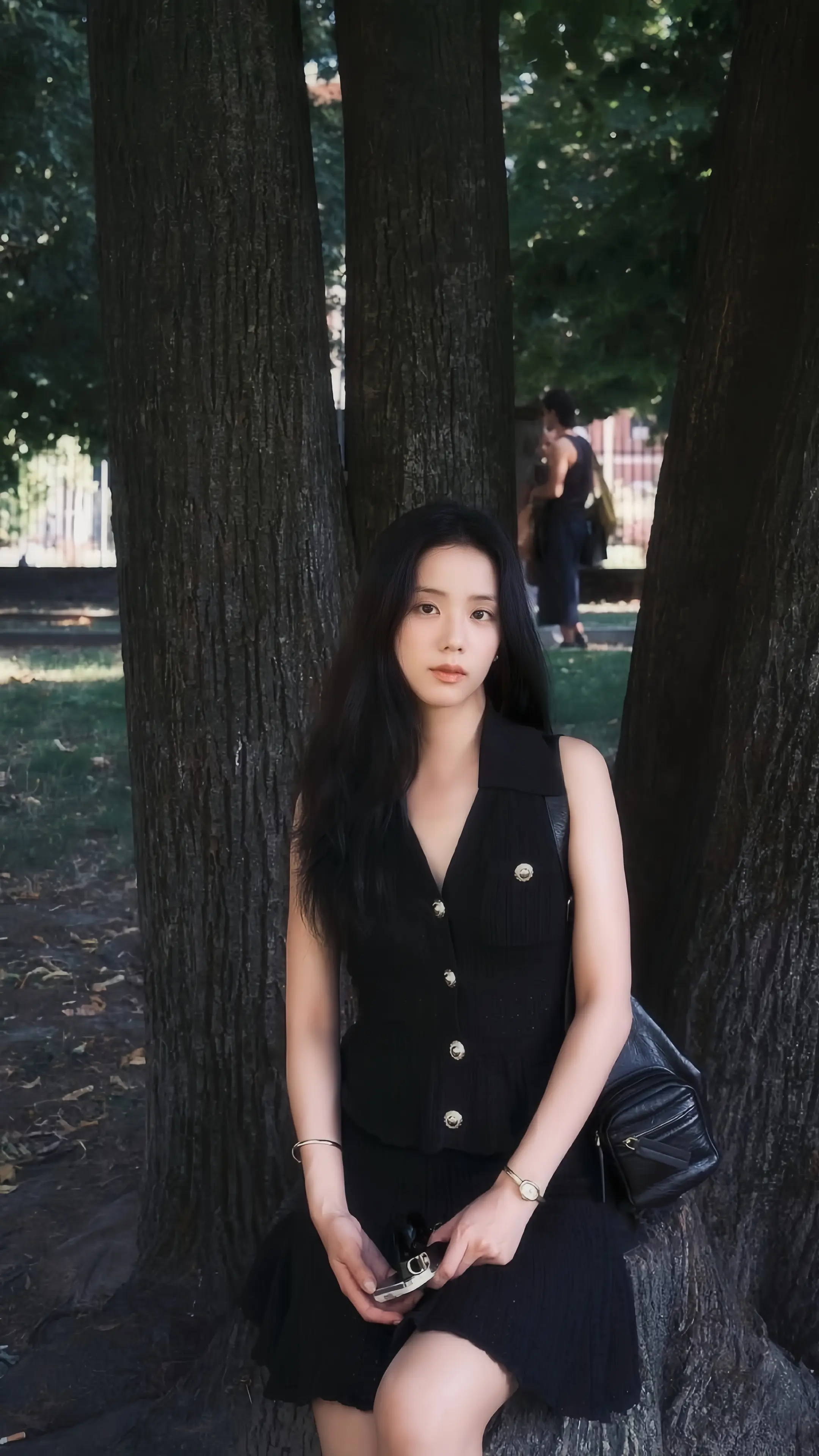 可她长了一张东方韵味的美人脸