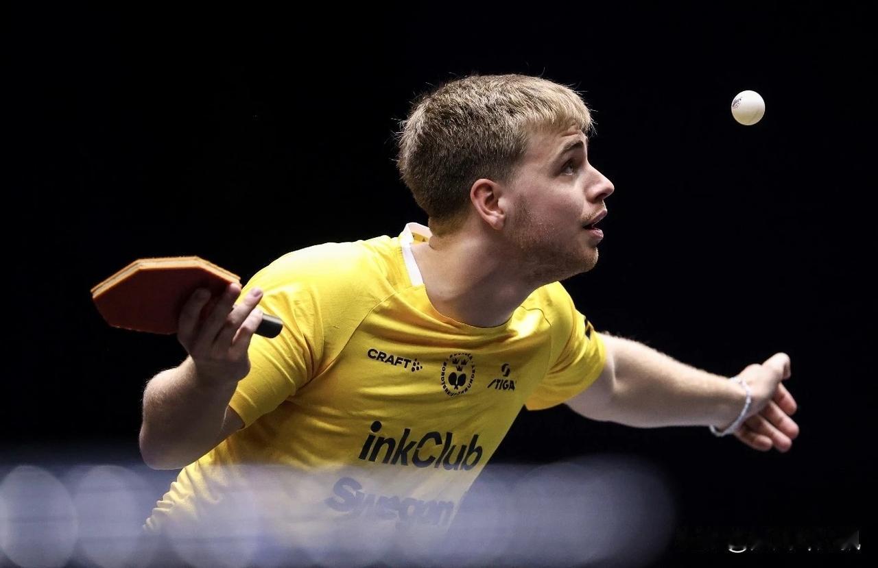 莫雷加德跟张本智和一副德性了。

       莫雷加德有点过了，个性再怎么张扬