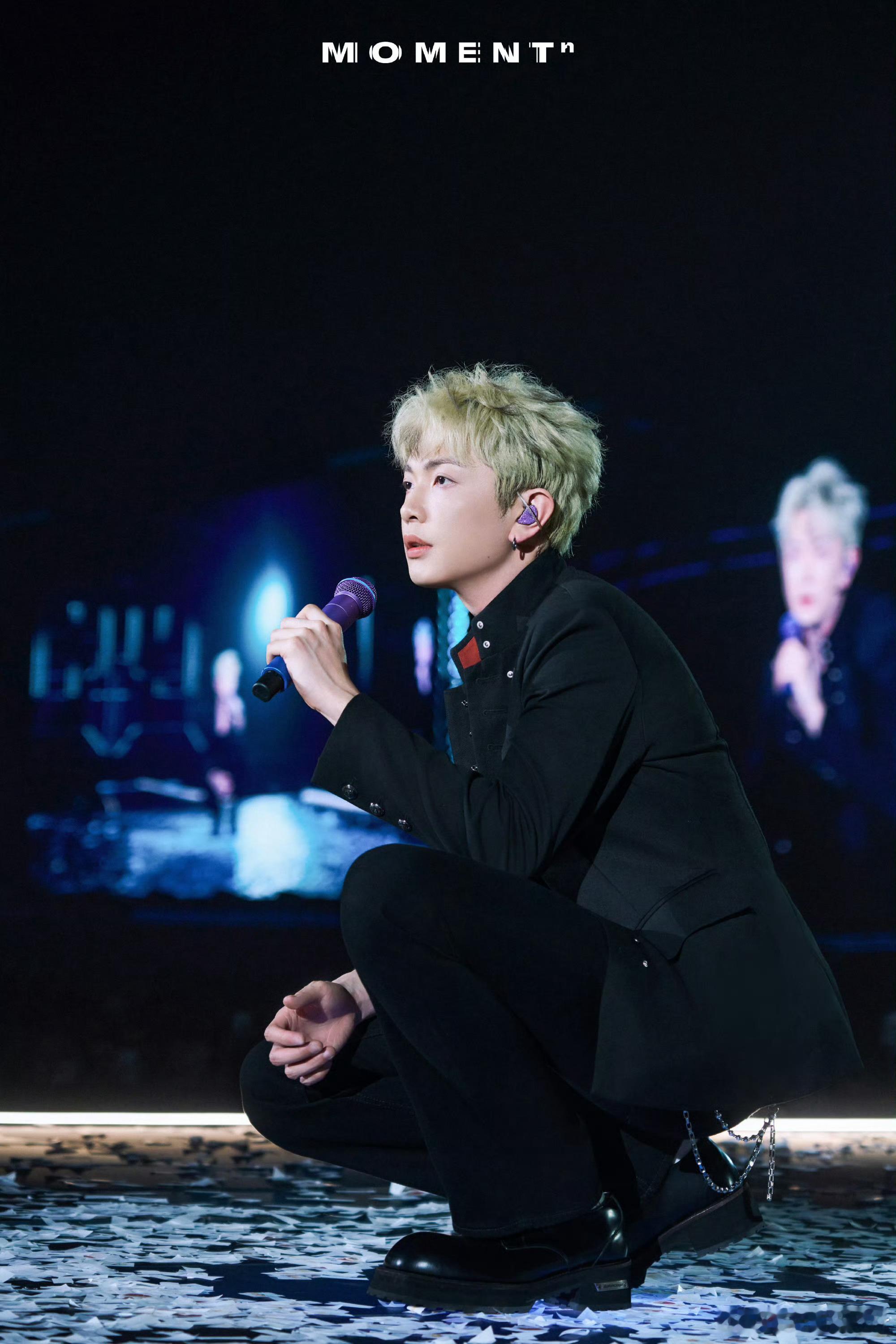 颜人中约定一起看夏夜最后的烟火 颜人中和大家约定了一起看夏天最后的烟火。非常期待