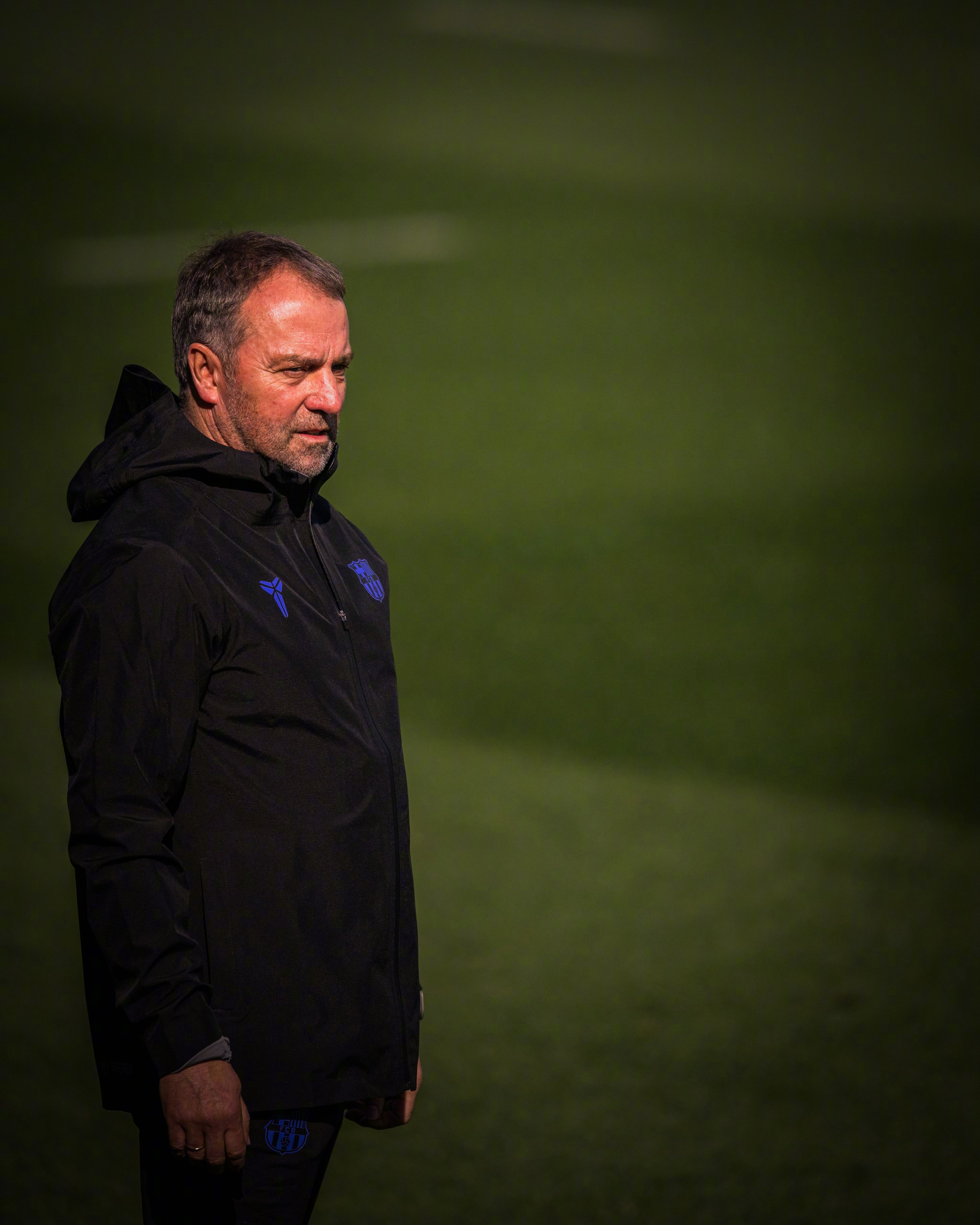 🎙️主教练弗里克在 马竞vs巴萨 的赛前新闻发布会上表示⬇️：【关于人员缺阵】