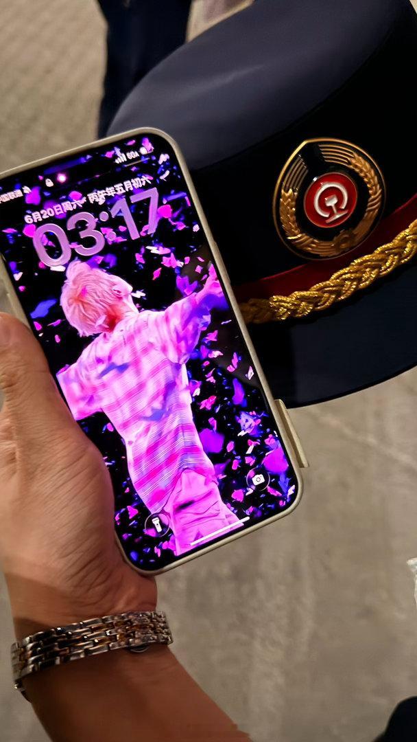 谁和我比 我能三点爬起来上班