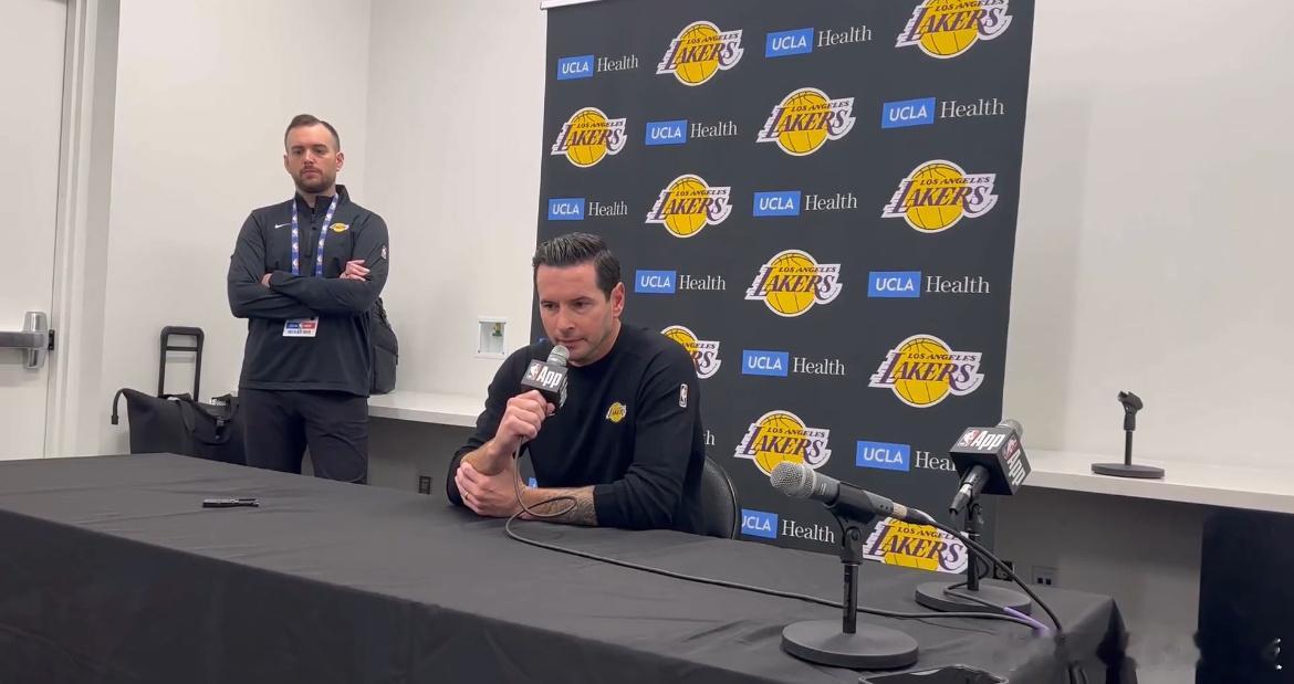 雷迪克表示，湖人将把周六对阵国王的季前赛收官战作为一次彩排他希望东契奇和其他首发