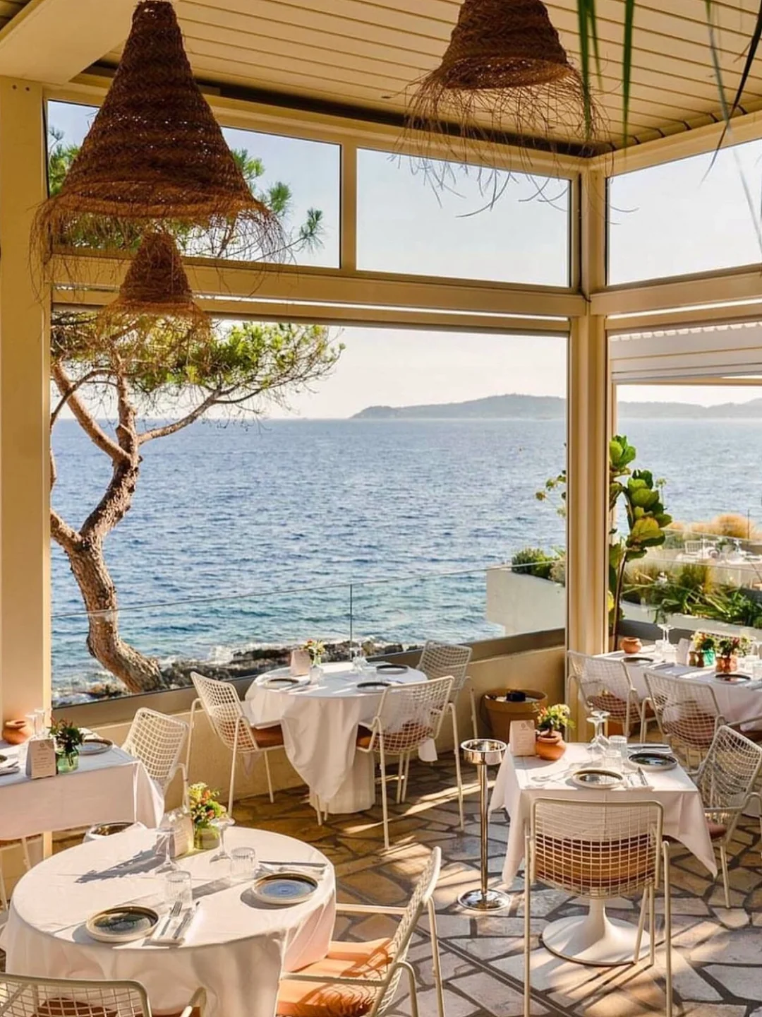 南法蔚蓝海岸🌊这是地中海旁最美的餐厅之一